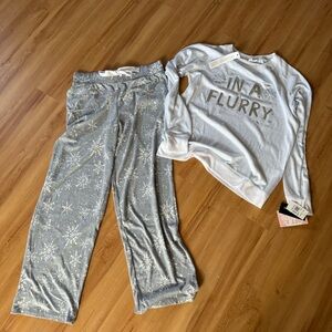 Nuit Rogue Gray Snowflake Pajama Set